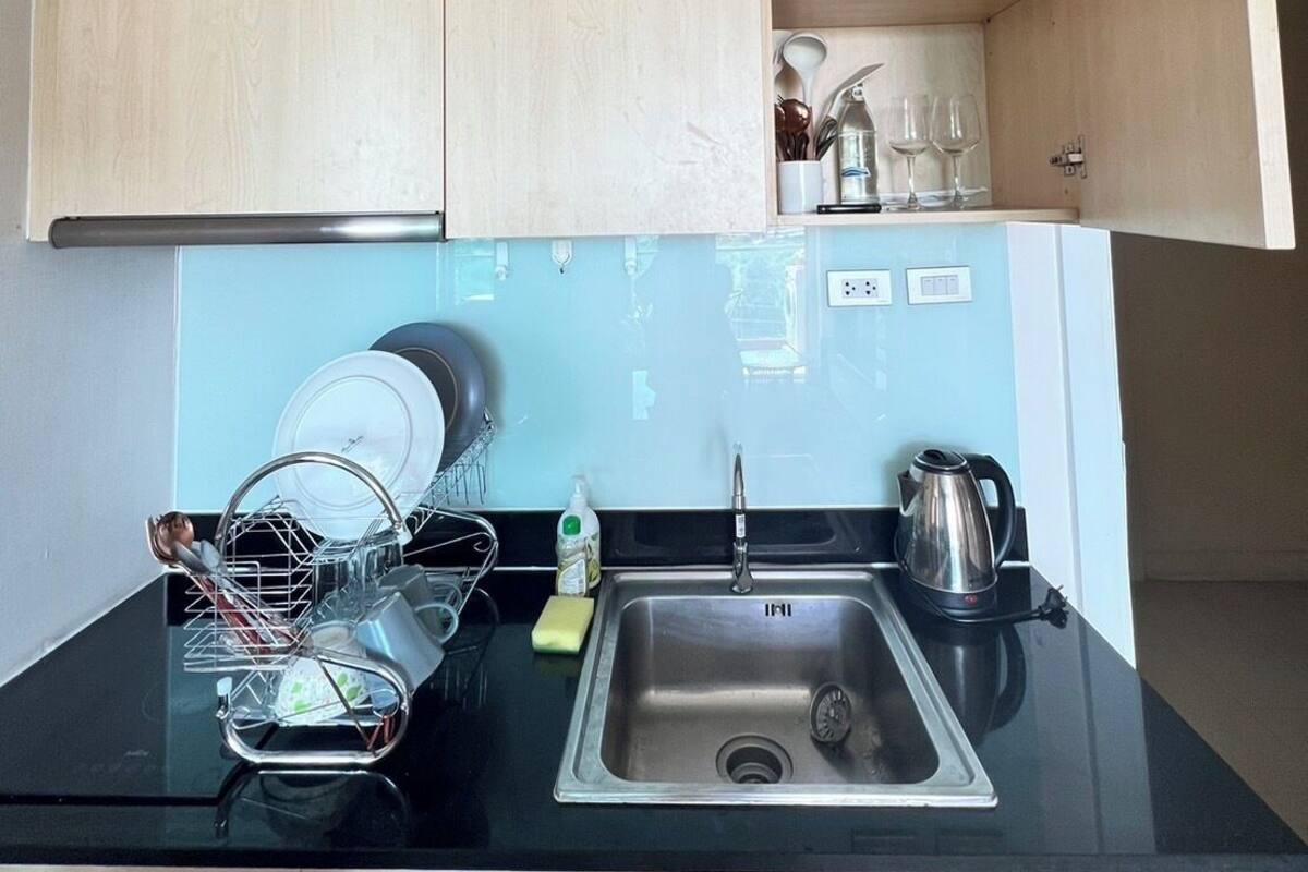 Deluxe Condo, Sea View | Private kitchen