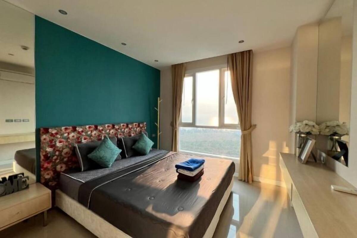 In-room safe, desk, laptop workspace, blackout curtains