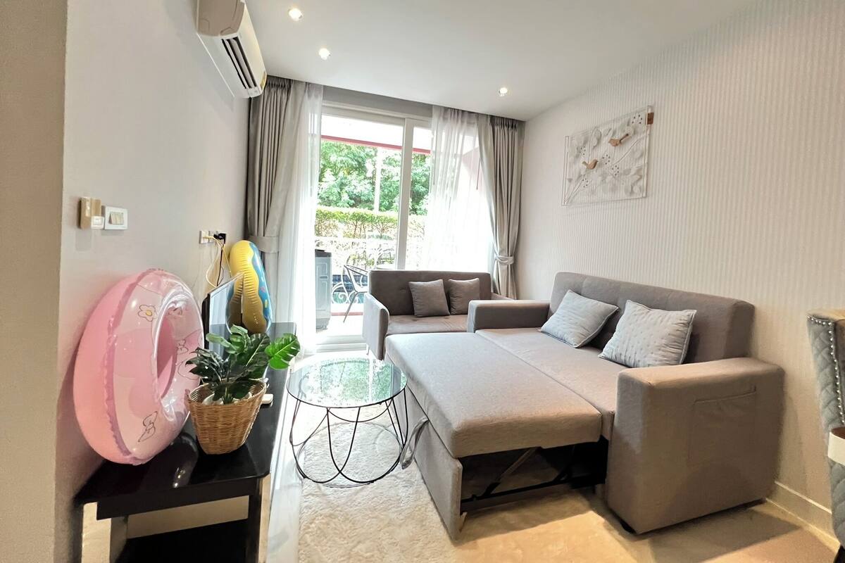 Familienapartment, 1 Queen-Bett und Schlafsofa | 1 Schlafzimmer, Zimmersafe, Schreibtisch, laptopgeeigneter Arbeitsplatz