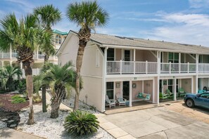 Exterior - STEPS to Beach! 2B/2B, Sleeps 9! Beach, POOL, Repeat! NEW! Grill! Wagon! (Panama City Beach)