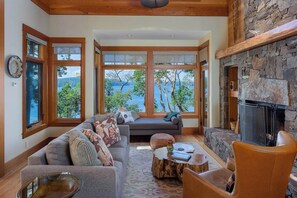 Smart TV, fireplace, books, offices