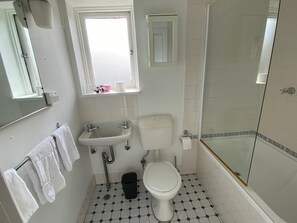 Deluxe-Dreibettzimmer | Badezimmer