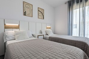 2 bedrooms, WiFi, bed sheets