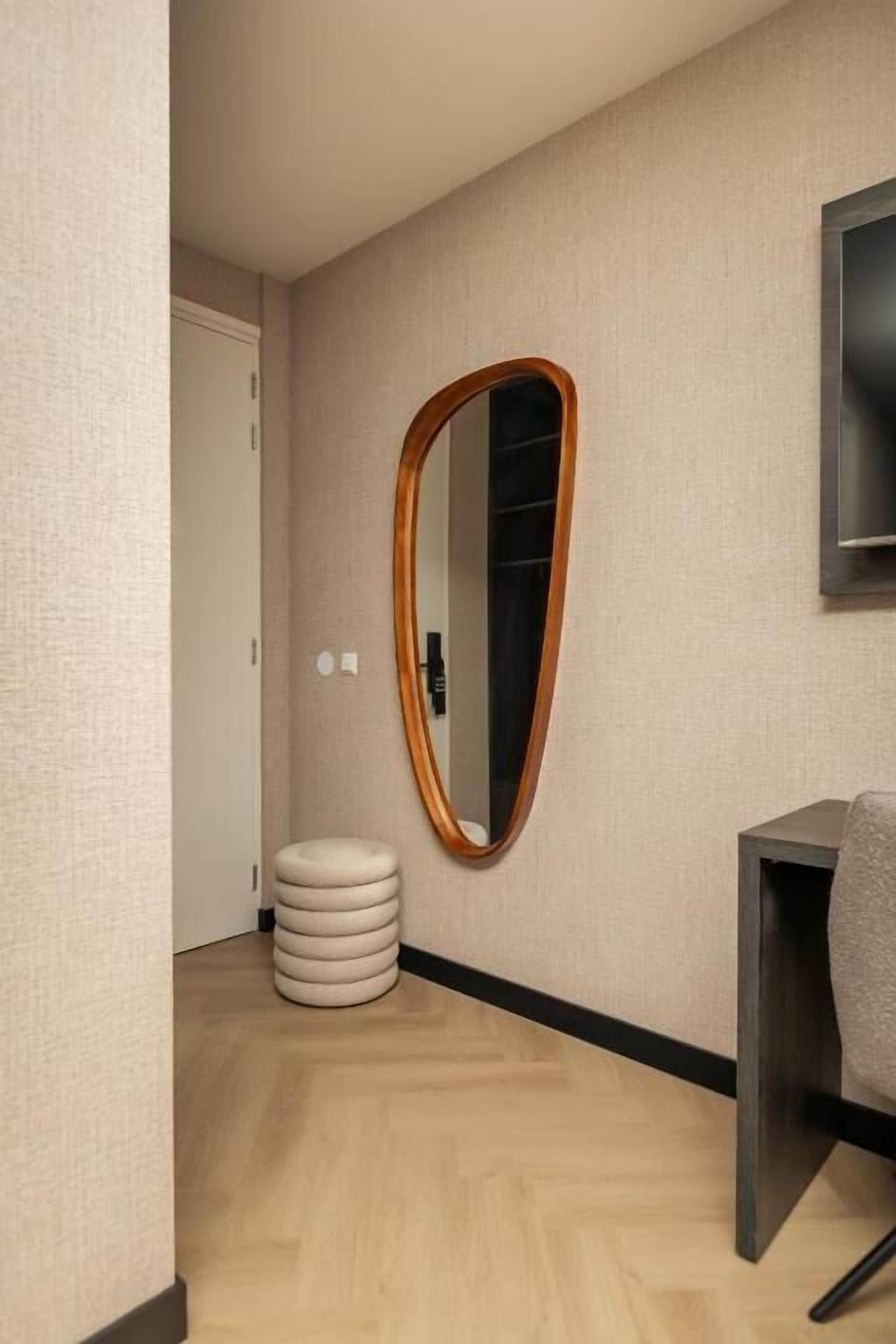 Comfort Single Room | In-room safe, desk, laptop workspace, blackout drapes