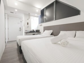 Bureau, espace de travail pour ordinateur portable, Wi-Fi gratuit