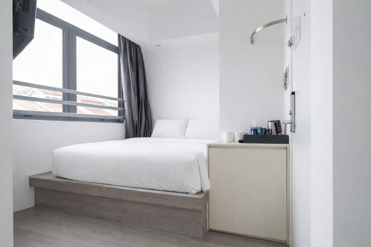 Quad Room, Window | Een bureau, een laptopwerkplek, gratis wifi