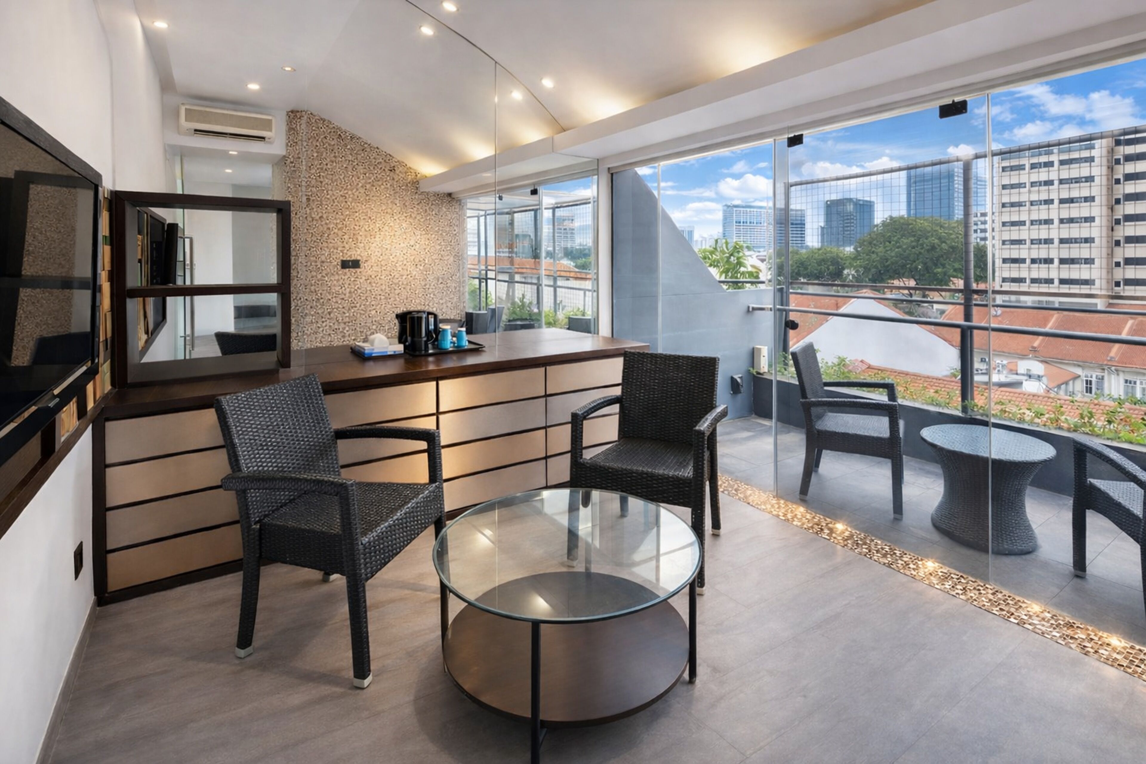 Junior Suite | Desk, laptop workspace, free WiFi