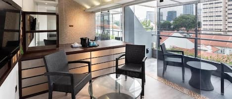 Junior Suite | Living area