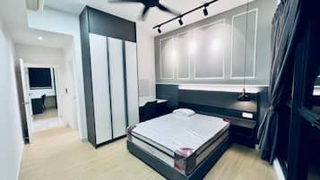 3 bedrooms, iron/ironing board, WiFi, bed sheets