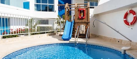 Kolam renang terbuka