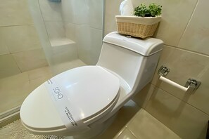 Departamento | Baño | Toallas, jabón, papel de baño 