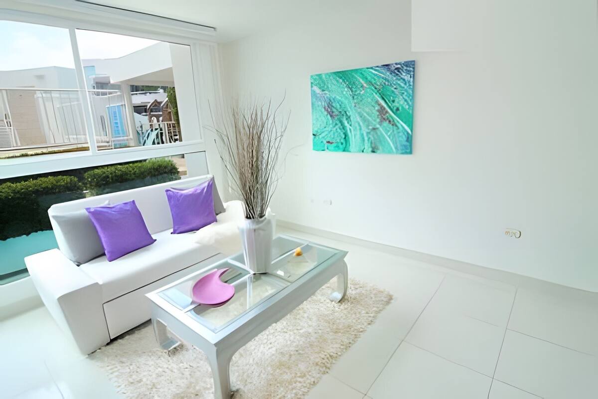 Basic Apartment | Living area