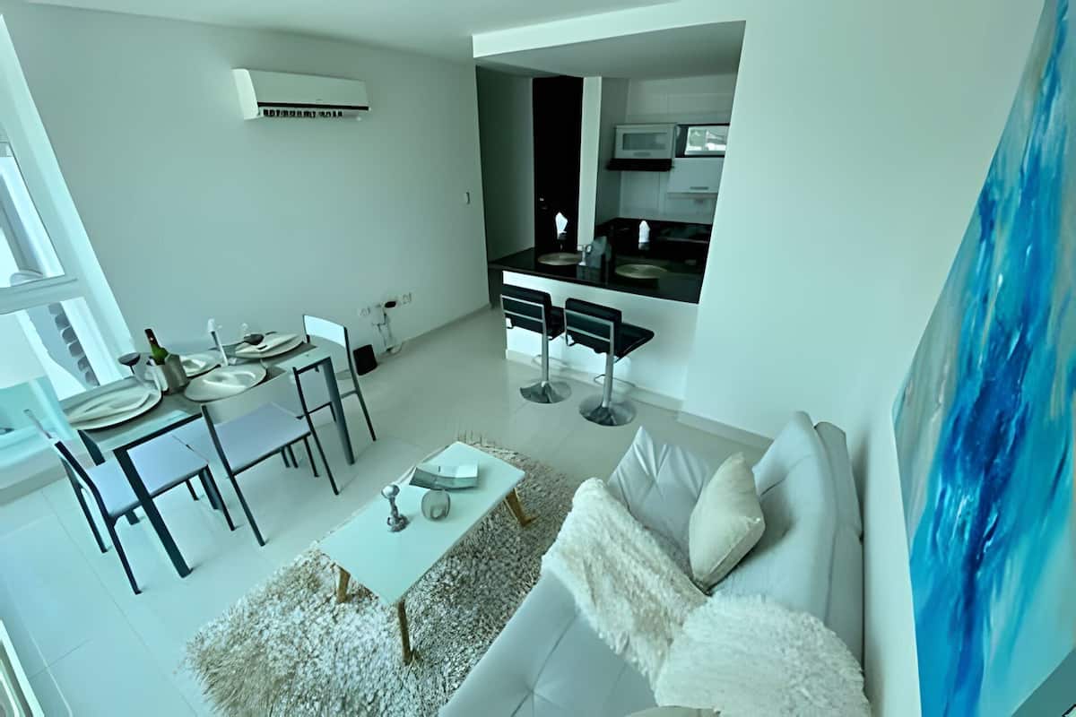 Basic Apartment | Living area