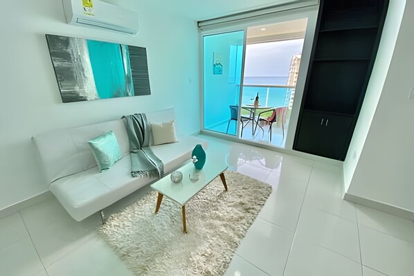 Basic Apartment | Living area