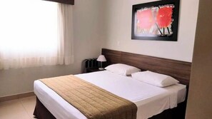 2 chambres, coffres-forts dans les chambres, fer et planche Ă repasser