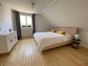 3 bedrooms, iron/ironing board, free WiFi, bed sheets - Break Time Holidays Near Regensburg (Lupburg)