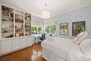 3 bedrooms, desk, iron/ironing board, travel cot - Outpost Hideaway | Pool & Spa! by Colby & Conrad (Los Angeles)