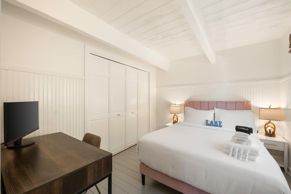 Scout's Lakehouse Private Spa! by Colby & Conrad Lake Arrowhead Vrbo