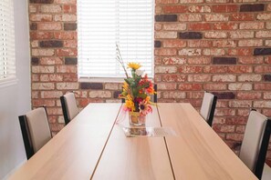 Dining - Enchanting GardenHome (Las Vegas)