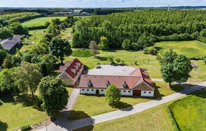 Exterior - 7 bedroom stunning home in Grenaa (Grenaa)