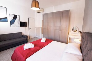 1 bedroom - Two Bedroom Apartment (Roma)