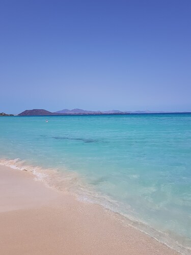 CORRALEJO WHITE&BLUE a stone's throw from the beaches