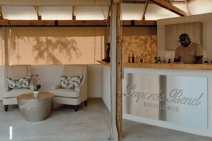 Bar (on property) - Leopard's Bend Bush Lodge (Hoedspruit)