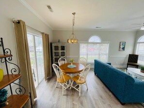 Dining - Stylish 1BR on the ground floor (Myrtle Beach)