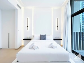 2 kamar tidur, setrika/meja setrika, dan seprai linen