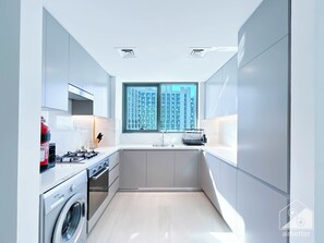 公寓 (1 Bedroom) | 私人厨房 | 冰箱、微波炉、烤箱、炉灶