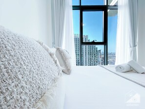 1 chambre, fer et planche à repasser, draps fournis