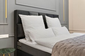 1 bedroom, desk, WiFi, bed sheets - NEW | LUXUS Studio | Center | Netflix | Kingbed (Augsburg)