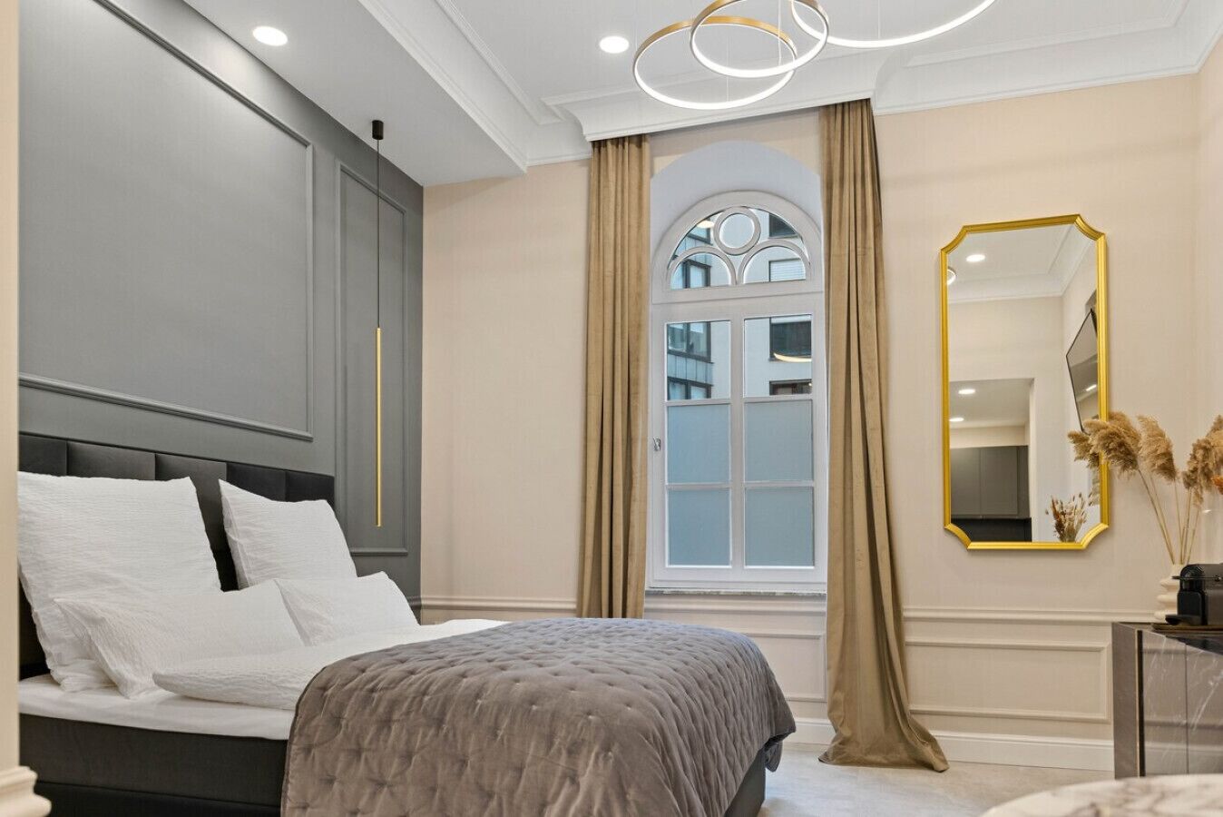 1 bedroom, desk, WiFi, bed sheets