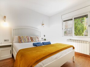 5 Schlafzimmer, Schreibtisch, Internetzugang