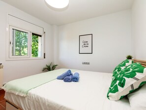 5 bedrooms, desk, Internet - Can Pau by Interhome (Maçanet de la Selva)