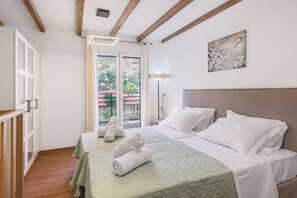 1 slaapkamer, een strijkplank/strijkijzer, wifi, beddengoed