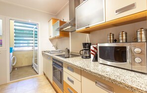 Fridge, oven, stovetop, coffee/tea maker - Beautiful apartment in La Tercia (La Tercia)