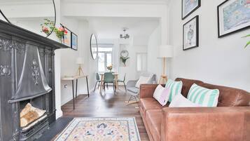 House, Patio | Living area | Flat-screen TV