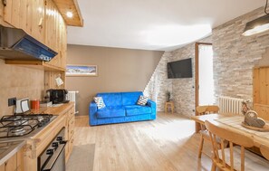 冷蔵庫、コンロ、食器洗い機、コーヒー / ティーメーカー