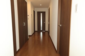 Comfort Villa | 3 bedrooms, desk, laptop workspace, blackout drapes - Kitashinagawa villa (Tokyo)