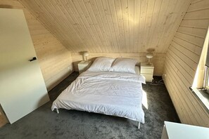 7 chambres, coffres-forts dans les chambres, fer et planche à repasser