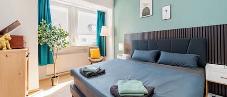 2 bedrooms, iron/ironing board, travel cot, free WiFi