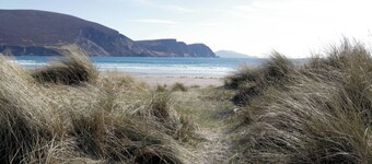 NO.5 BEACH COTTAGES, pet friendly in Keel, County Mayo