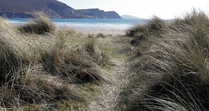 NO.5 BEACH COTTAGES, pet friendly in Keel, County Mayo