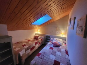 3 bedrooms - Spacious 3-bedroom apartment on Montgenèvre slopes, includes parking (Montgenèvre)