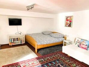 1 bedroom, WiFi, bed sheets