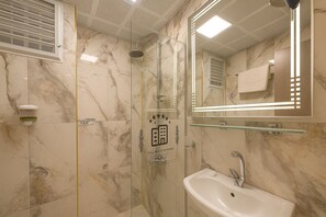 Economy Double Room | Bathroom - Özer Hotel & Apartments (Istanbul)