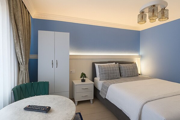 Junior Suite | Premium bedding, desk, laptop workspace, soundproofing - Özer Hotel & Apartments (Istanbul)