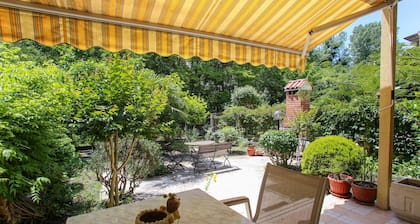 Summer Villa Close to the Coast with Private Gym and Parking