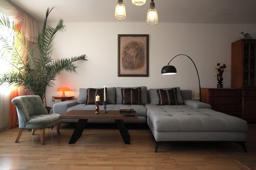 Summer Villa Close to the Coast with Private Gym and Parking